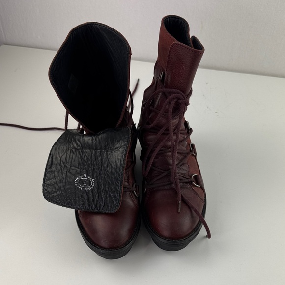 John Fluevog - Bronco Mid-Height Biker Boot Burgundy - Picture 14 of 16